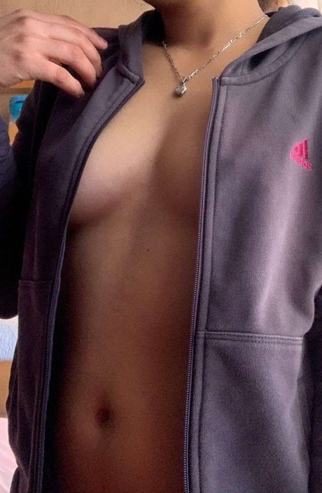 Foto desnuda filtrada de OnlyFans de Monica Escobar
