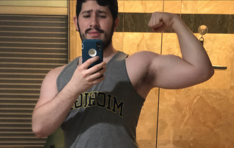 Foto desnuda filtrada de OnlyFans de Benji