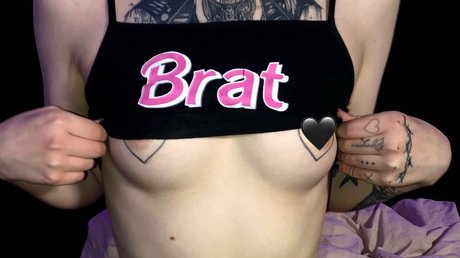 Foto desnuda filtrada de OnlyFans de Baby Vampire