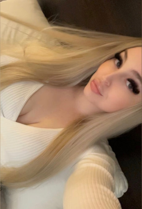Bella  