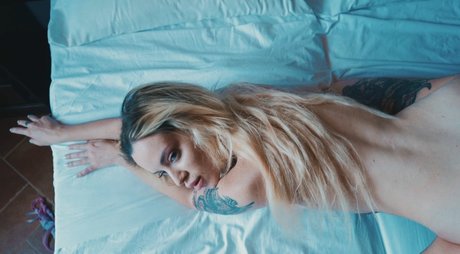 Foto desnuda filtrada de OnlyFans de Miku