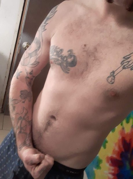 Foto desnuda filtrada de OnlyFans de Mikey Burns