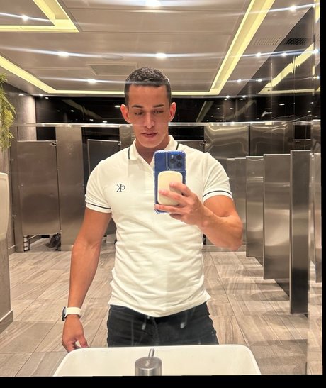 Foto desnuda filtrada de OnlyFans de Michael Castle