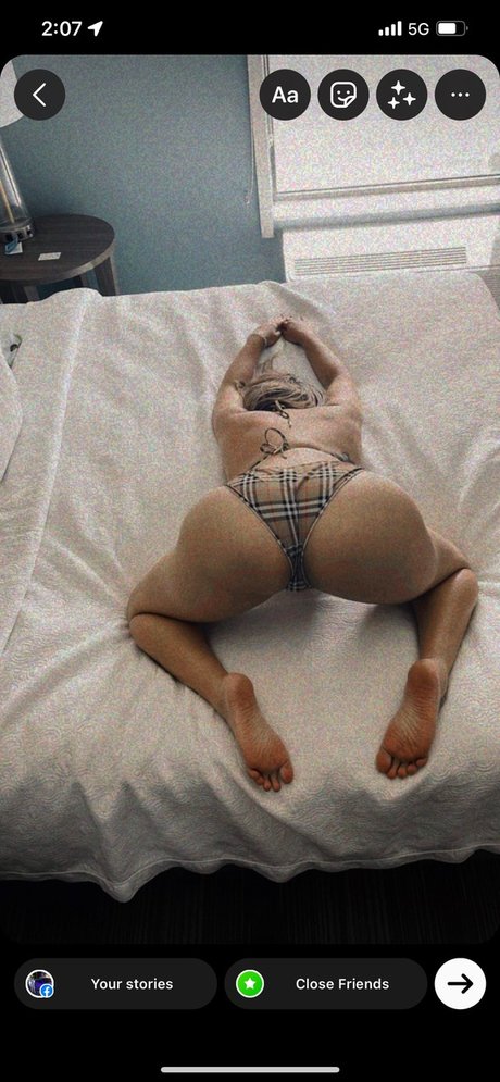 Foto desnuda filtrada de OnlyFans de Mikaylalexxx