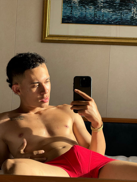 Foto desnuda filtrada de OnlyFans de Miguel Vera