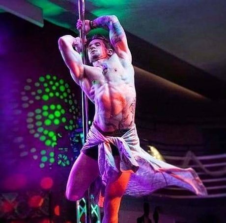 Foto desnuda filtrada de OnlyFans de Midwestpoleboy