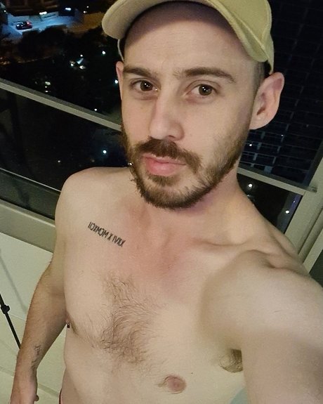 Hung 8