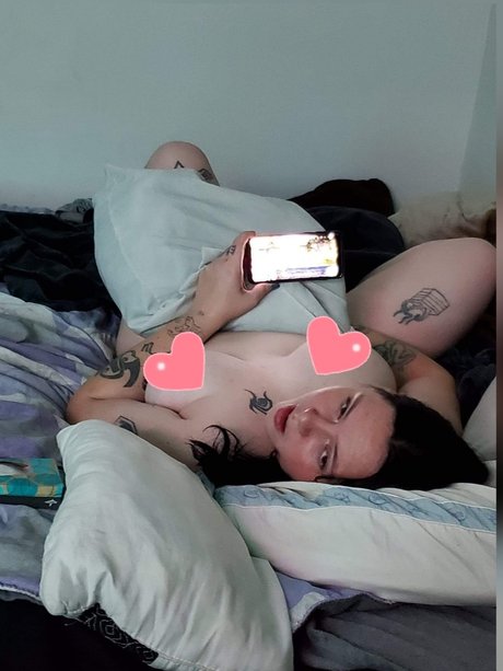 Foto desnuda filtrada de OnlyFans de Goat Girl
