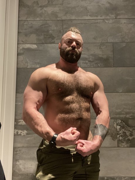 Foto desnuda filtrada de OnlyFans de mindfoxxxmuscle