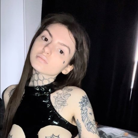 Mily Moon 