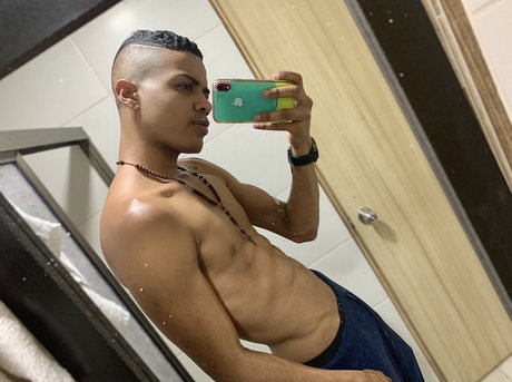 Foto desnuda filtrada de OnlyFans de Andres F Armero