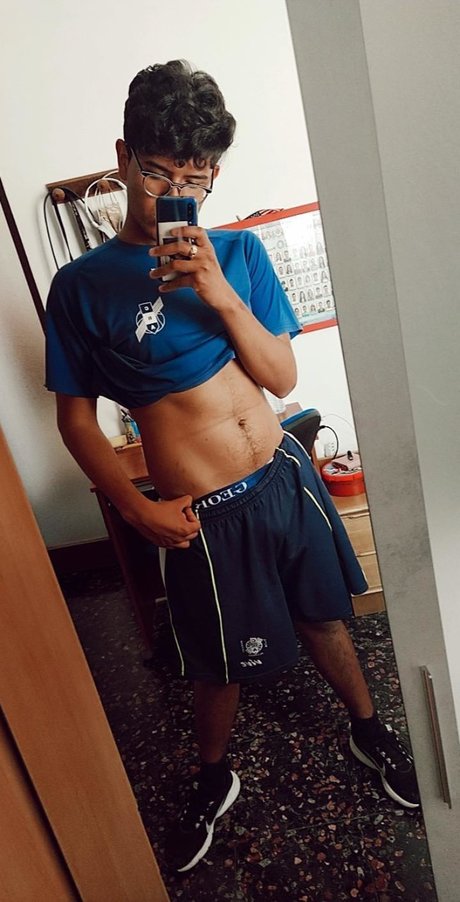 Foto desnuda filtrada de OnlyFans de Julian Sanchez