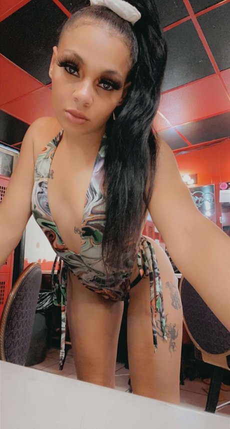 Foto desnuda filtrada de OnlyFans de Champagne 