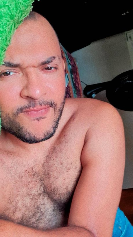 Foto desnuda filtrada de OnlyFans de Andres Diablo  3
