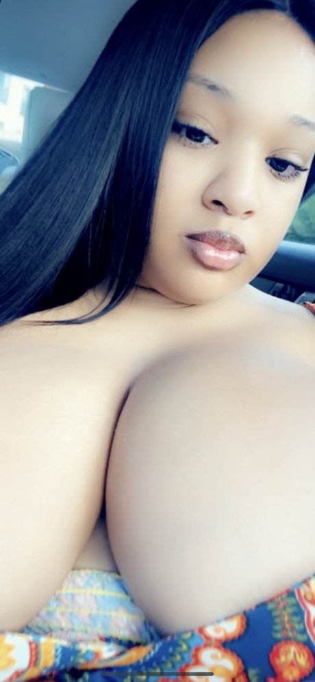 Foto desnuda filtrada de OnlyFans de Cara Spells
