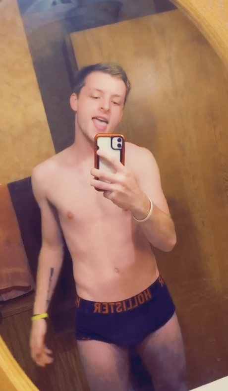 Foto desnuda filtrada de OnlyFans de J