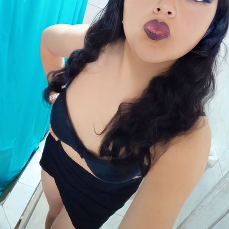 Foto desnuda filtrada de OnlyFans de Paola Y Carlos