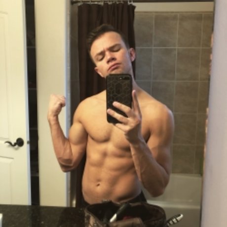 Foto desnuda filtrada de OnlyFans de Logan Cross