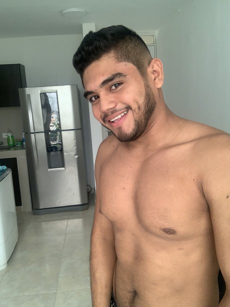 Foto desnuda filtrada de OnlyFans de Andrs Moreno