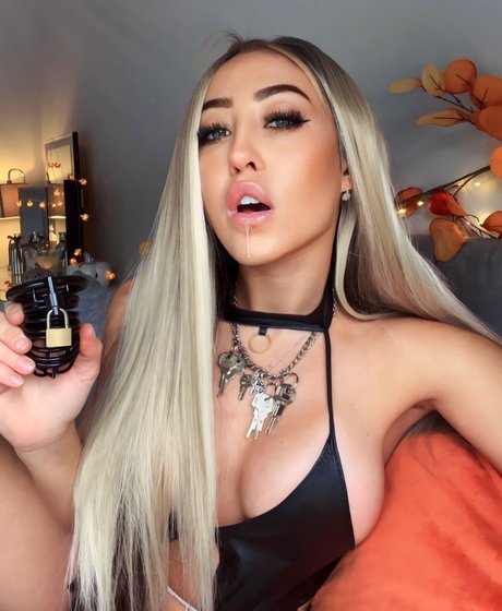 Miss Evie Lock 