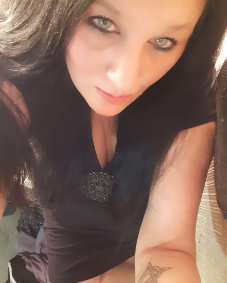 Foto desnuda filtrada de OnlyFans de Miss Cray Cray Debbie
