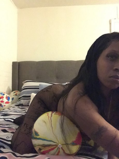 Foto desnuda filtrada de OnlyFans de Cajmonet3