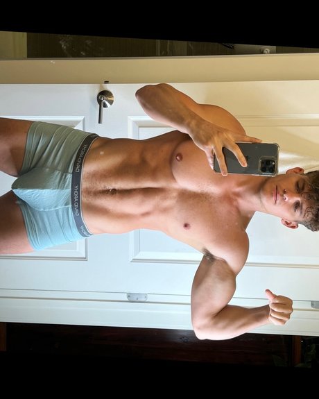 Foto desnuda filtrada de OnlyFans de Jackson Riggs