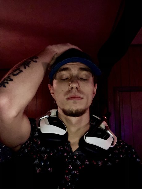 Foto desnuda filtrada de OnlyFans de Jdmboy