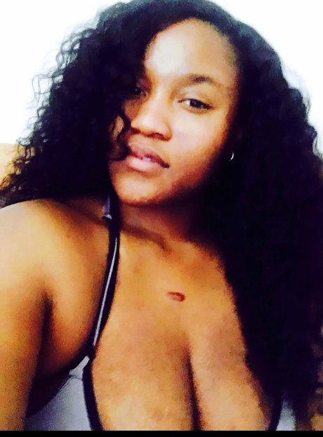 Foto desnuda filtrada de OnlyFans de Joy
