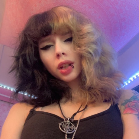 Foto desnuda filtrada de OnlyFans de Mnty Freh