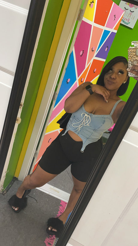 Foto desnuda filtrada de OnlyFans de Tingzzz