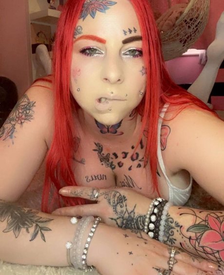 Foto desnuda filtrada de OnlyFans de Squirt Queen Missnvus