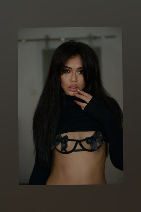 Foto desnuda filtrada de OnlyFans de Miss Mulan
