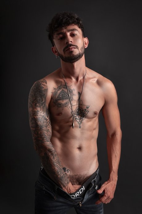 Foto desnuda filtrada de OnlyFans de Camilo