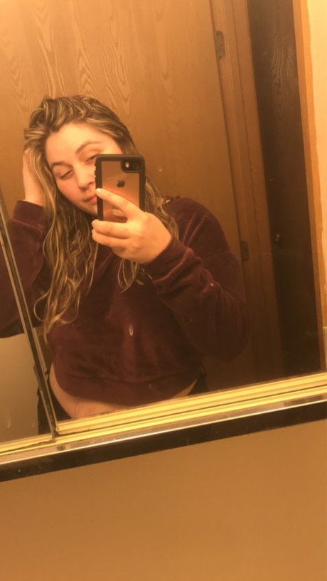 Foto desnuda filtrada de OnlyFans de Sydney Starling
