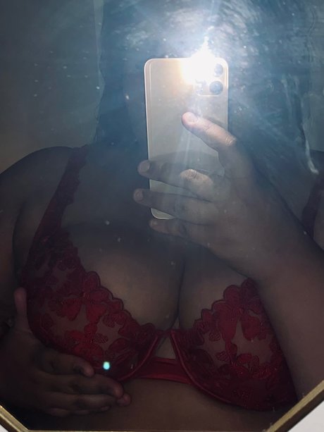 Foto desnuda filtrada de OnlyFans de Jessi