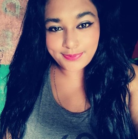 Foto desnuda filtrada de OnlyFans de Jeannette Castellanos