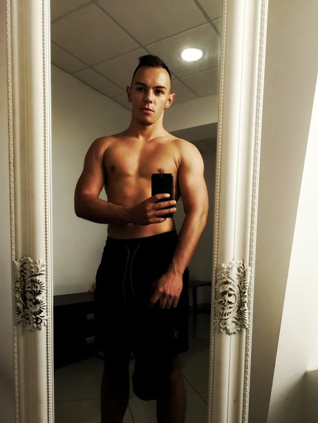 Foto desnuda filtrada de OnlyFans de Fitwithflo