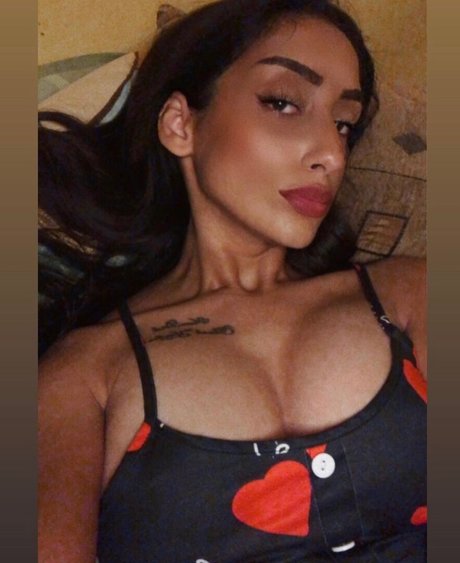 Foto desnuda filtrada de OnlyFans de Hot Virgin 
