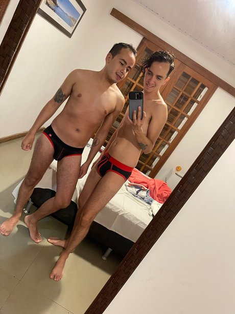 Foto desnuda filtrada de OnlyFans de Luis Ampamp Carlos