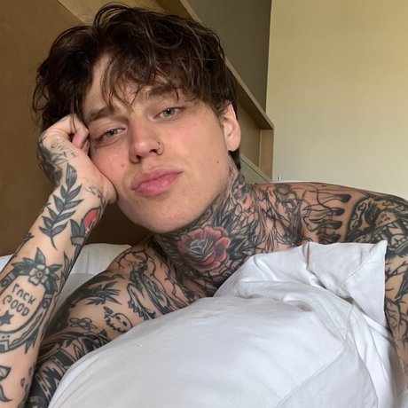 Foto desnuda filtrada de OnlyFans de Aaron 