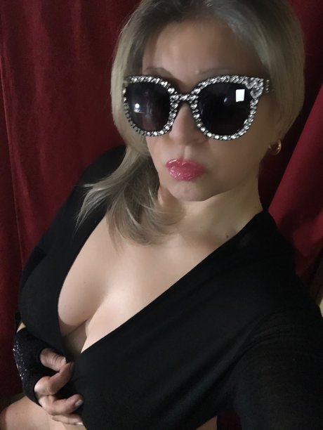 Foto desnuda filtrada de OnlyFans de Mistresscrystaldea