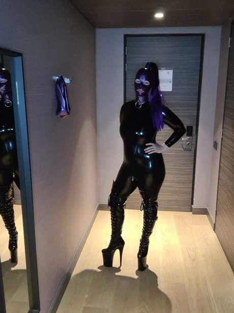 Rubbercurvygoddess