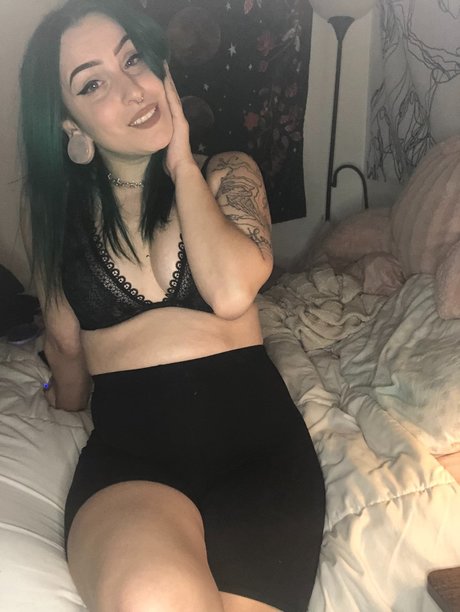 Foto desnuda filtrada de OnlyFans de Bee 