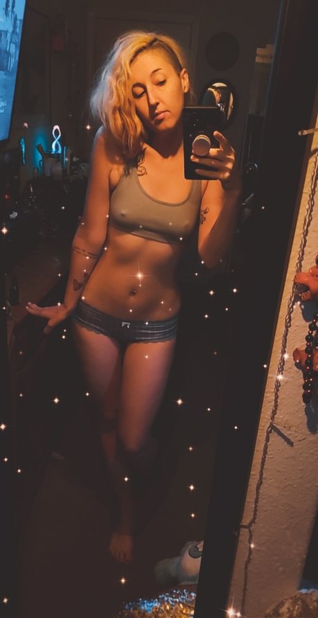 Foto desnuda filtrada de OnlyFans de Mel