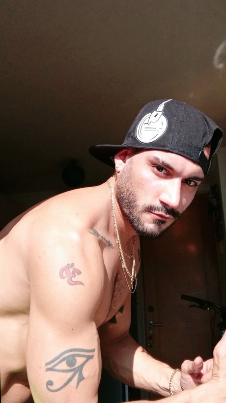 Foto desnuda filtrada de OnlyFans de Miguel Angel