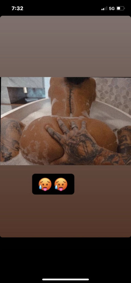 Foto desnuda filtrada de OnlyFans de Mnybagsz