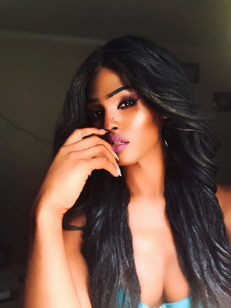 Foto desnuda filtrada de OnlyFans de Whitneygotdamn