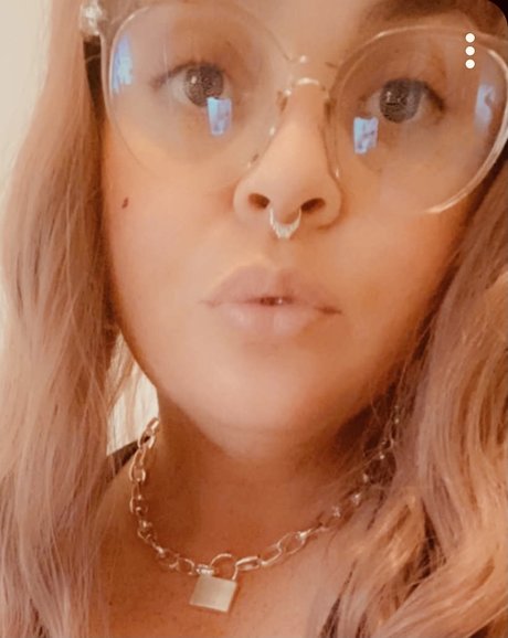 Foto desnuda filtrada de OnlyFans de Hotwifesarah