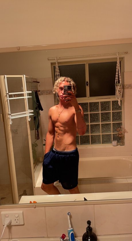 Foto desnuda filtrada de OnlyFans de Hung Aussie